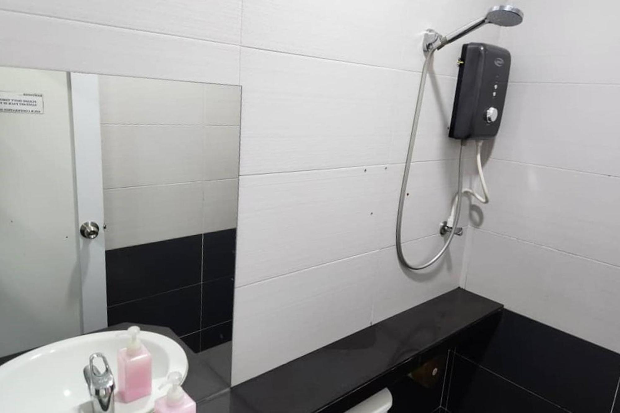 Hotel Alam Indi Johor Bahru Zewnętrze zdjęcie