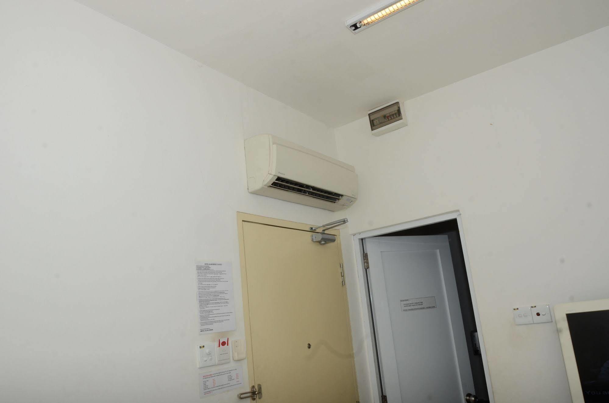 Hotel Alam Indi Johor Bahru Zewnętrze zdjęcie